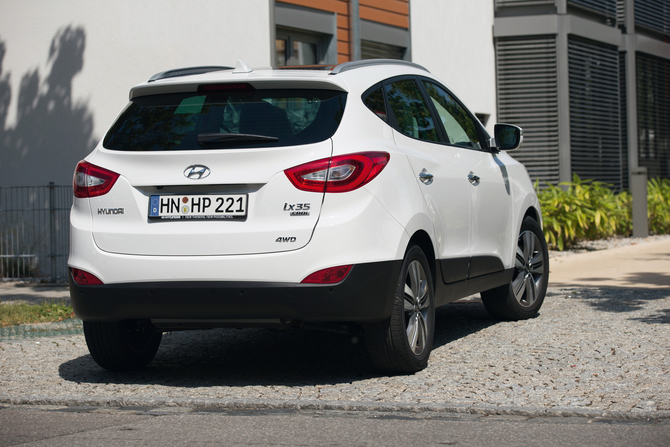 Hyundai ix35 2.0 CRDi 4WD Hyundai ix35 2.0 CRDi 4WD