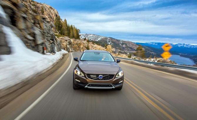 Volvo V60 Cross Country D4 Momentum Geartronic Volvo V60 Cross Country D4 Momentum Geartronic