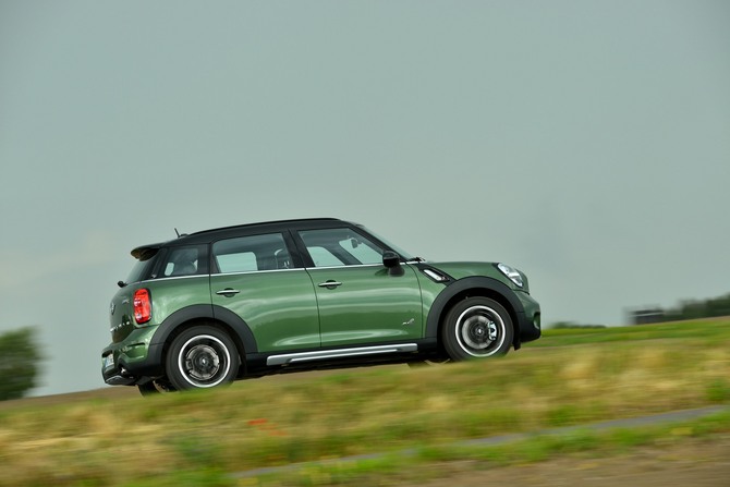 MINI (BMW) Countryman Cooper D ALL4 Automatic MINI (BMW) Countryman Cooper D ALL4 Automatic
