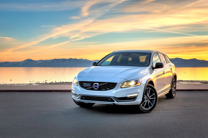 Volvo V60 Cross Country D4 Summum Geartronic Volvo V60 Cross Country D4 Summum Geartronic