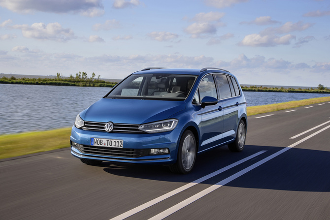 Volkswagen Touran 1.6 TDI R-Line Volkswagen Touran 1.6 TDI R-Line