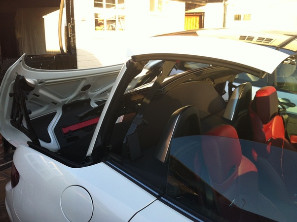 Why the Mercedes SLK55 is confused Why the Mercedes SLK55 is confused