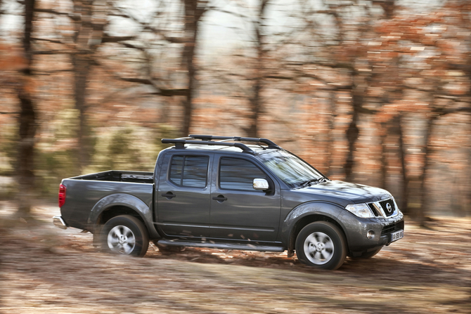 Nissan Navara 2.5 dCi 4x4 Double Cab XE Comfort Nissan Navara 2.5 dCi 4x4 Double Cab XE Comfort