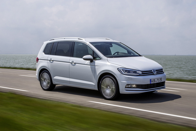 Volkswagen Touran 2.0 TDI DSG Confortline Volkswagen Touran 2.0 TDI DSG Confortline