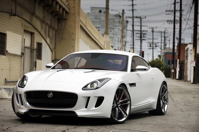 Versão GT3 poderá estar mais próxima do design do protótipo fechado C-X16 no qual é baseado o F-Type Versão GT3 poderá estar mais próxima do design do protótipo fechado C-X16 no qual é baseado o F-Type