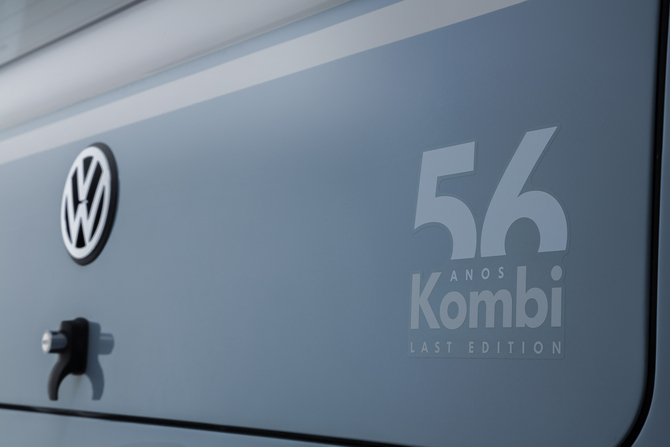 Carro também recebe um decalque que celebra os 56 anos de produção do modelo Carro também recebe um decalque que celebra os 56 anos de produção do modelo