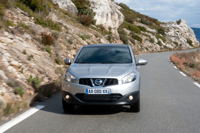 Nissan Qashqai 2.0dCi 4x4 Tekna Premium 17'' (10) Nissan Qashqai 2.0dCi 4x4 Tekna Premium 17'' (10)