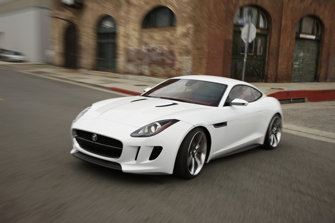 Jaguar está a investir 20 milhões de libras num programa automobilístico para regressar às corridas de GT Jaguar está a investir 20 milhões de libras num programa automobilístico para regressar às corridas de GT