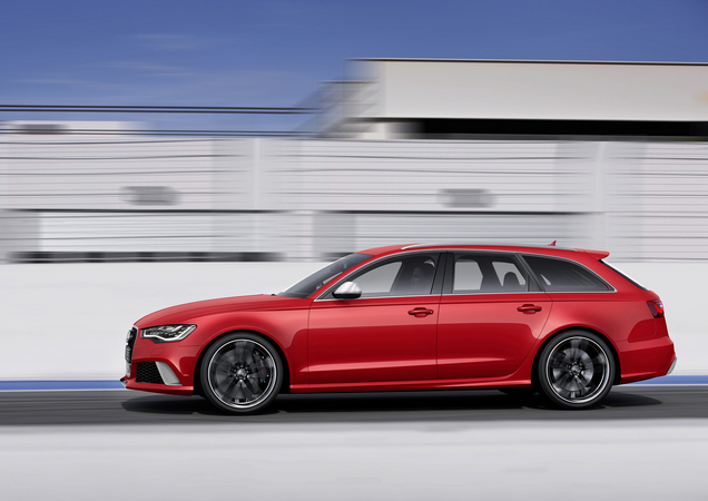 O novo RS6 tem menos dois cilindros e menos um litro de cilindrada em relação ao modelo anterior O novo RS6 tem menos dois cilindros e menos um litro de cilindrada em relação ao modelo anterior