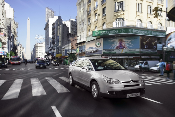Citroën C4 Saloon 2.0 HDi Citroën C4 Saloon 2.0 HDi