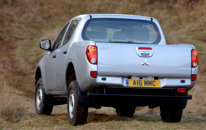 Mitsubishi L200 2.5 DI-D Club Cab 4Work Mitsubishi L200 2.5 DI-D Club Cab 4Work