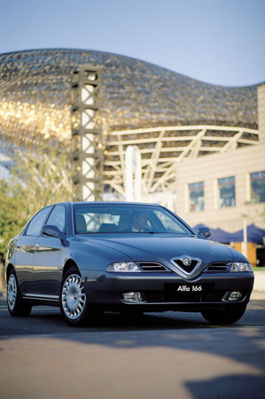 Alfa Romeo 166 2.0 16V Twin Spark Distinctive Alfa Romeo 166 2.0 16V Twin Spark Distinctive