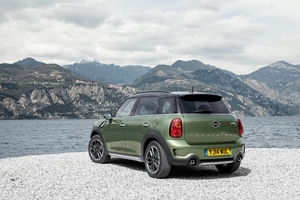 The new version of the Countryman Cooper S saw its power increased by 7hp compared to the previous version and now features 190hp