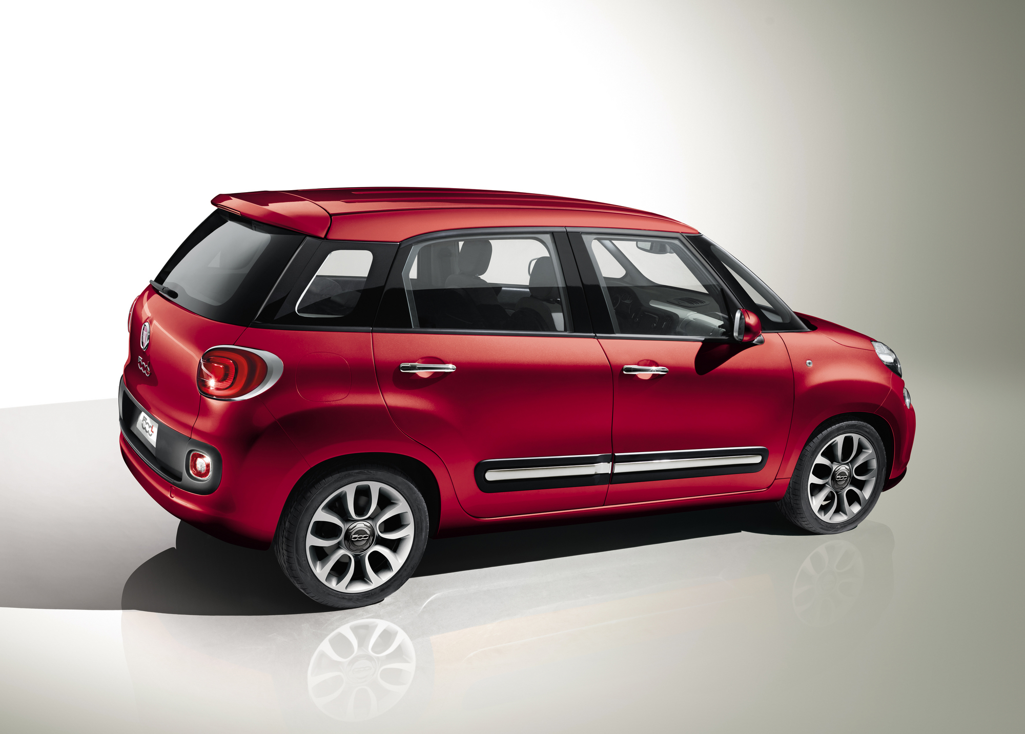 Fiat 500l Four Door Officially Coming To Geneva Slideshow