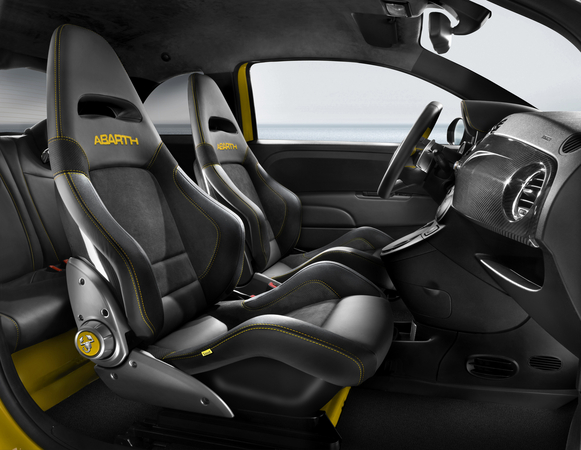 Abarth 695 Tributo Ferrari Abarth 695 Tributo Ferrari