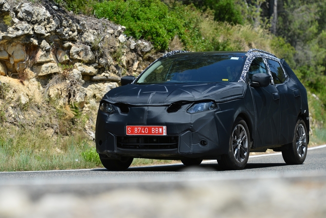 A Nissan começou a desvendar o novo modelo antes da sua apresentação oficial... A Nissan começou a desvendar o novo modelo antes da sua apresentação oficial...