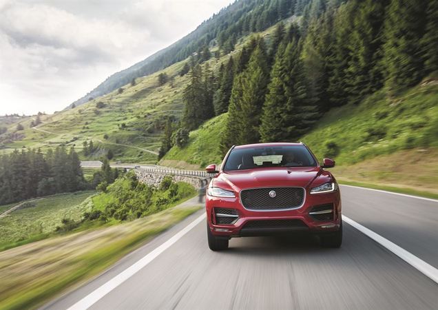 Jaguar F-Pace 3.0L V6 S/C AWD R-Sport Jaguar F-Pace 3.0L V6 S/C AWD R-Sport