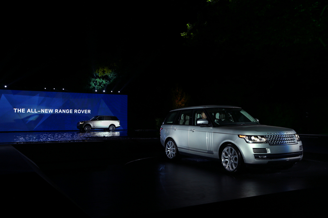 It will open with five engine options and a sixth, a diesel hybrid, coming in 2013. It will open with five engine options and a sixth, a diesel hybrid, coming in 2013.