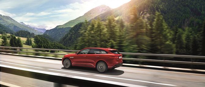 Jaguar F-Pace 2.0L i4D RWD R-Sport Jaguar F-Pace 2.0L i4D RWD R-Sport