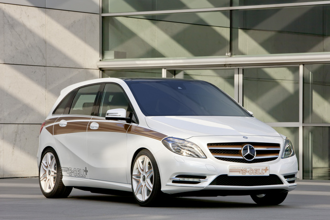 B-Class E-CELL Plus Shows Mercedes' Range-Extended Electric Future B-Class E-CELL Plus Shows Mercedes' Range-Extended Electric Future