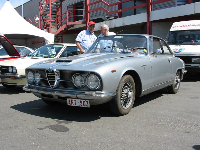 Alfa Romeo 2600 Sprint basic info spec rating