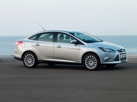 Ford announces SE and Titanium versions for the new Focus