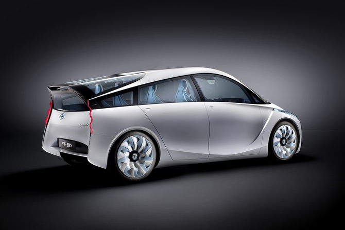 Toyota FT-Bh Shows Future of Light Weight, 49g/km B-Segment Toyota FT-Bh Shows Future of Light Weight, 49g/km B-Segment