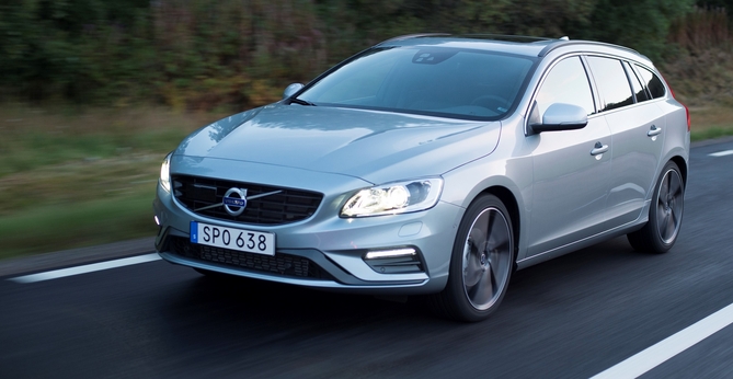 Volvo V60 D4 R-Design Momentum Volvo V60 D4 R-Design Momentum