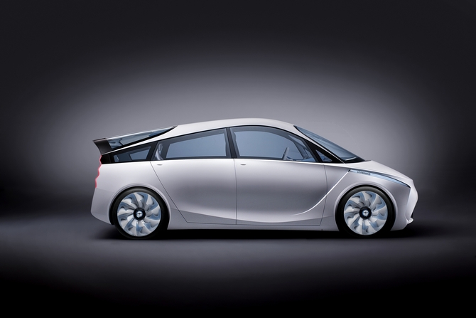 Toyota FT-Bh Shows Future of Light Weight, 49g/km B-Segment Toyota FT-Bh Shows Future of Light Weight, 49g/km B-Segment