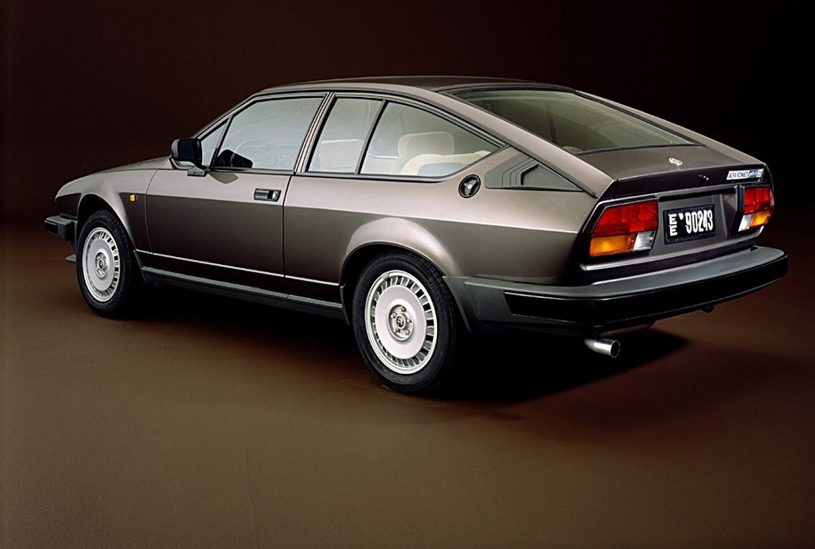 Alfa Romeo GTV6 25 basic info spec rating