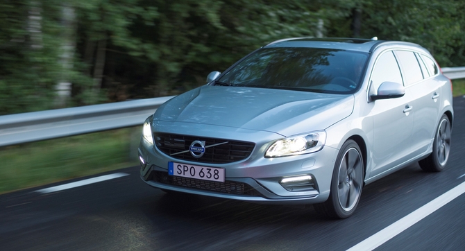 Volvo V60 D4 R-Design Momentum Geartronic Volvo V60 D4 R-Design Momentum Geartronic