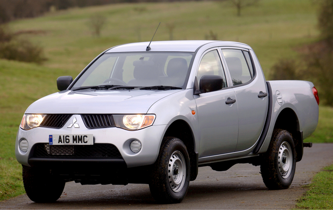 Mitsubishi L200 2.5 DI-D DbleCab 4Work LongBed Mitsubishi L200 2.5 DI-D DbleCab 4Work LongBed