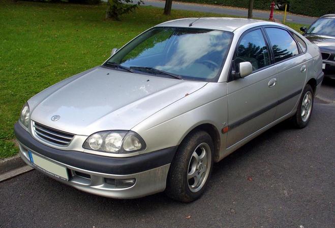 Toyota Avensis SR D4-D Toyota Avensis SR D4-D