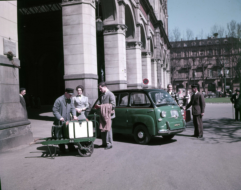 photo courtesy of Fiat Fiat 600 Multipla Taxi basic info spec rating