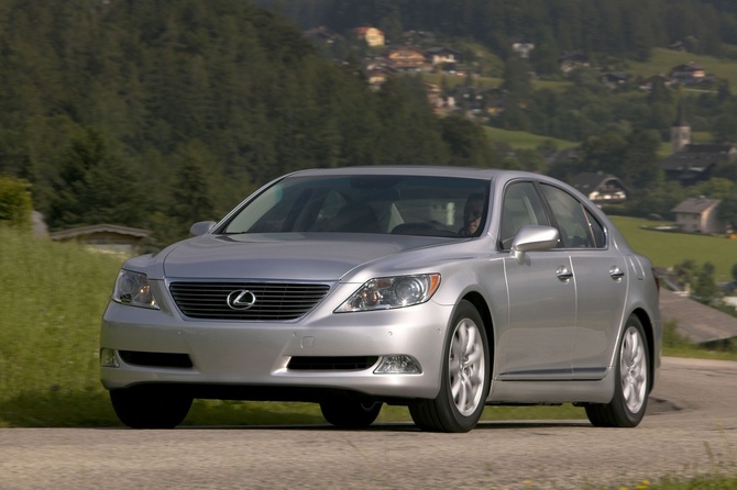 Lexus LS 460 AWD Lexus LS 460 AWD