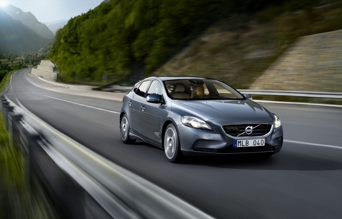 More Photos of Next Generation Volvo V40 Leaked Including Interior Images More Photos of Next Generation Volvo V40 Leaked Including Interior Images