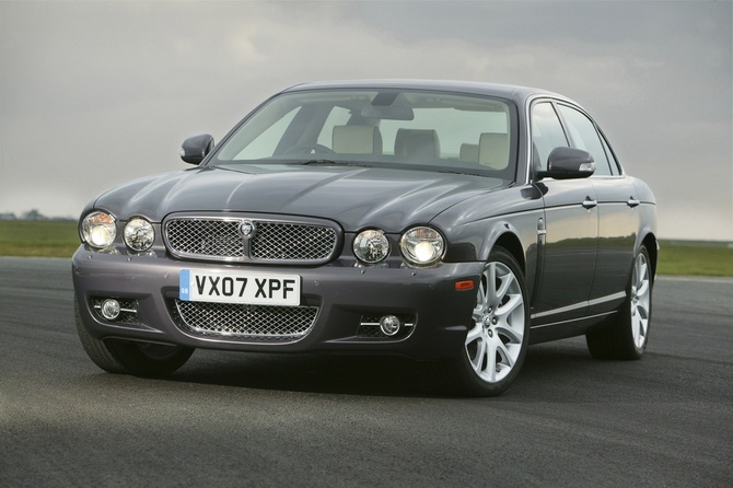 Jaguar XJ8 4.2 V8 Sovereign Jaguar XJ8 4.2 V8 Sovereign