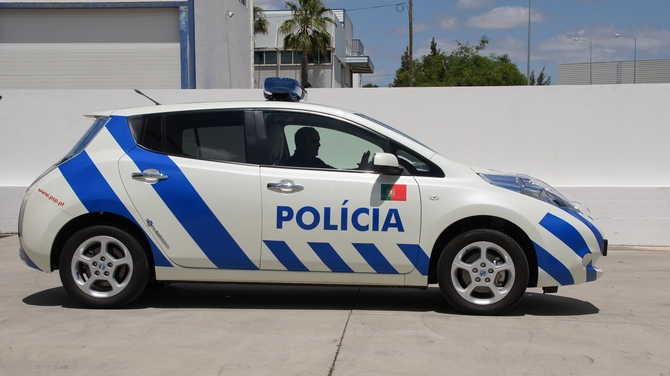 O modelo elétrico da Nissan será utilizado para patrulhar o Programa Escola Segura O modelo elétrico da Nissan será utilizado para patrulhar o Programa Escola Segura