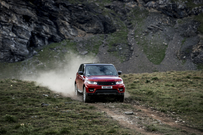 Land Rover Range Rover Sport 2.0 SD4 HSE Land Rover Range Rover Sport 2.0 SD4 HSE