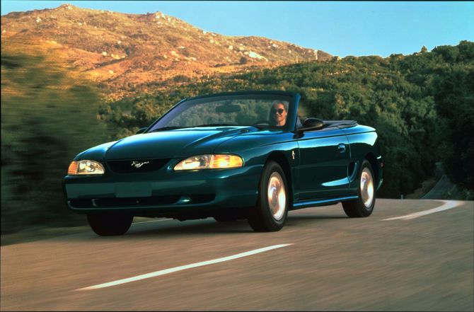 Ford Mustang V6 Convertible Ford Mustang V6 Convertible