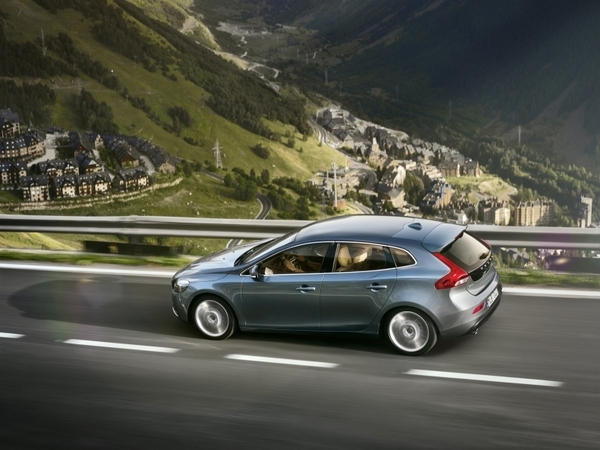 More Photos of Next Generation Volvo V40 Leaked Including Interior Images More Photos of Next Generation Volvo V40 Leaked Including Interior Images
