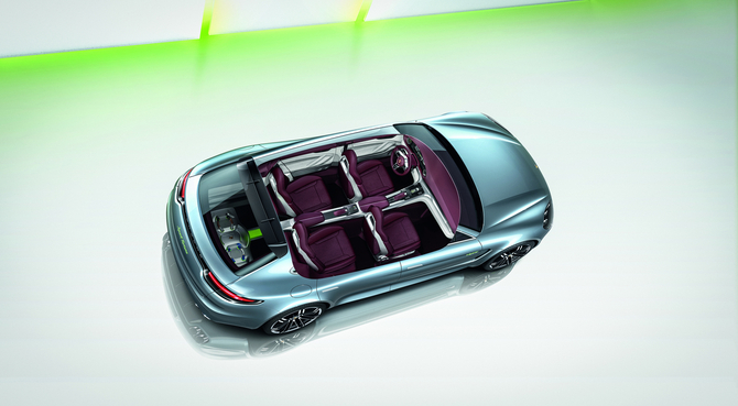 Vitesse maximale : 130 km/h Vitesse maximale : 130 km/h