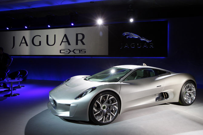 Jaguar Considering Limited Number of C-X75 Turbine Cars Jaguar Considering Limited Number of C-X75 Turbine Cars