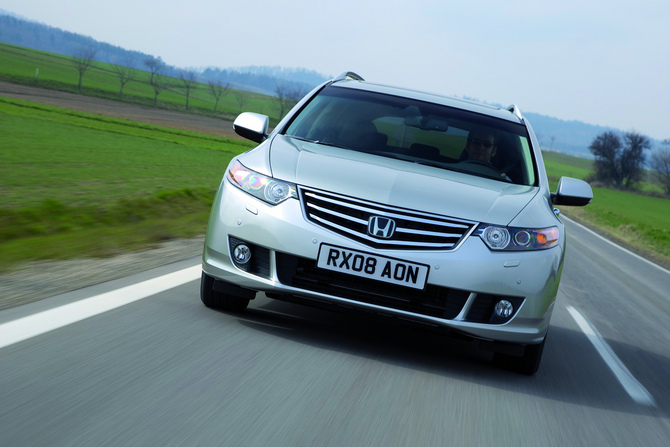 Honda Accord Tourer 2.2 i-DTEC Executive Advance AT Limited Edition Honda Accord Tourer 2.2 i-DTEC Executive Advance AT Limited Edition