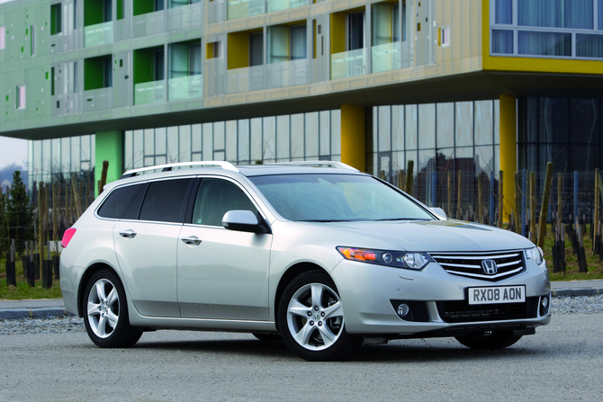 Honda Accord Tourer 2.2 i-DTEC Executive Advance AT Limited Edition Honda Accord Tourer 2.2 i-DTEC Executive Advance AT Limited Edition