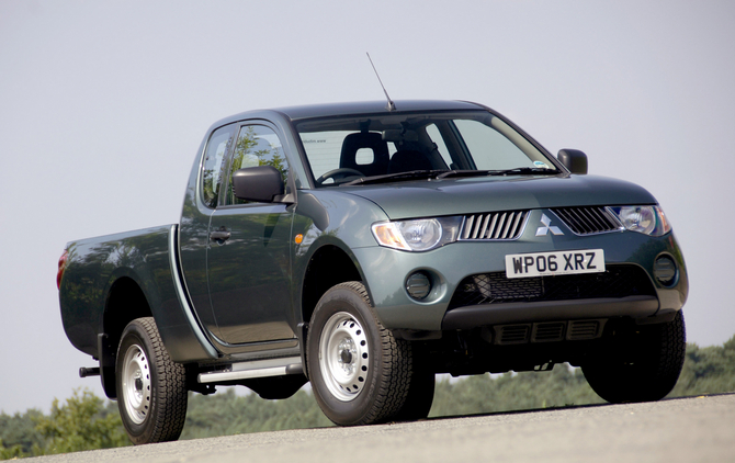 Mitsubishi L200 2.5 DI-D Club Cab 4Life Mitsubishi L200 2.5 DI-D Club Cab 4Life