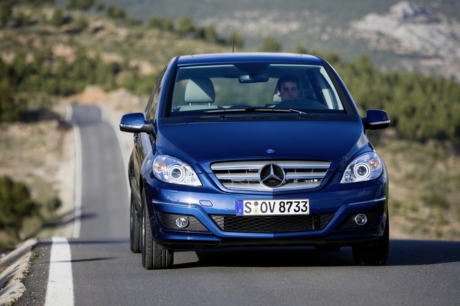Mercedes-Benz B 180 NGT BlueEfficiency Mercedes-Benz B 180 NGT BlueEfficiency