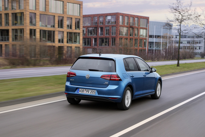 Volkswagen Golf VII 1.4 TSI Confortline DSG Volkswagen Golf VII 1.4 TSI Confortline DSG