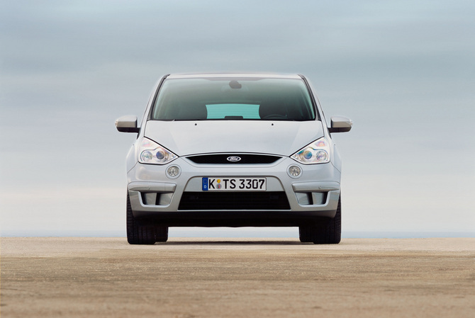 Ford S-MAX 2.0 TDCi Ford S-MAX 2.0 TDCi
