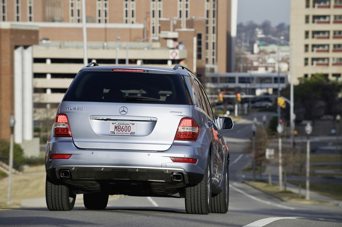 Mercedes-Benz ML 450 Hybrid Mercedes-Benz ML 450 Hybrid